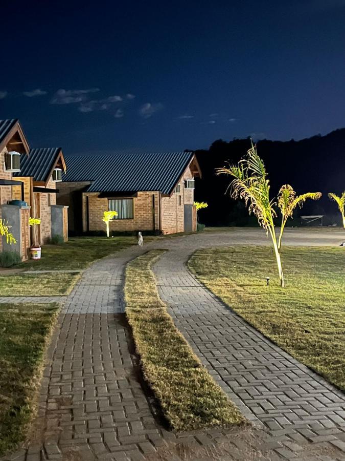 Pousada Ho'Oponopono Chalets & Wine Сапукай-Мирим Екстериор снимка